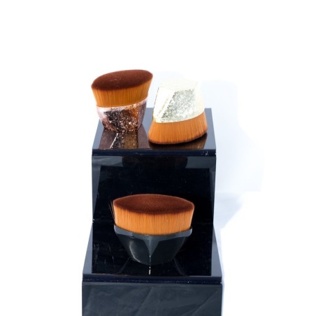 Pinceau Magique : Précision et Teint Parfait | Vicorne Competitor